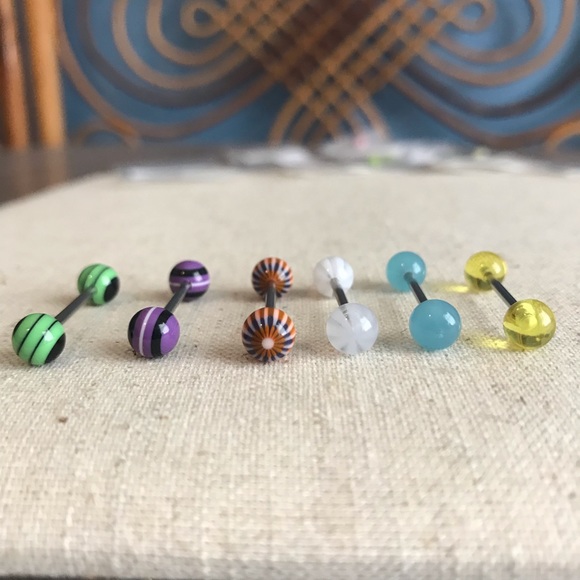 14g Tongue Ring - Picture 3 of 5